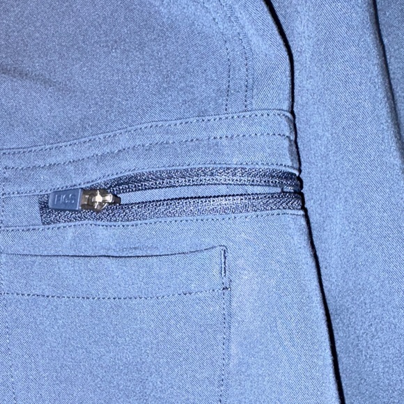 Women’s Figs scrub pants navy blue size medium - Picture 5 of 7